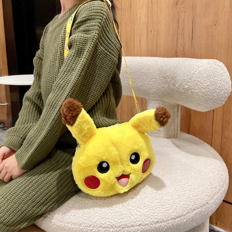 Cartera Peluche Pikachu